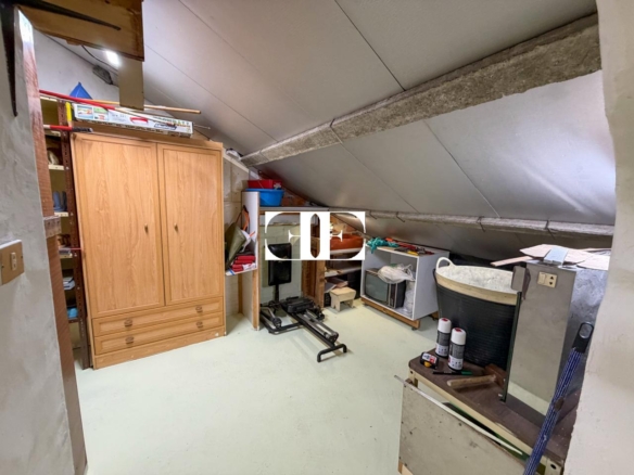 Piso en venta en Teis, Vigo, con 3 dormitorios, garaje y trastero