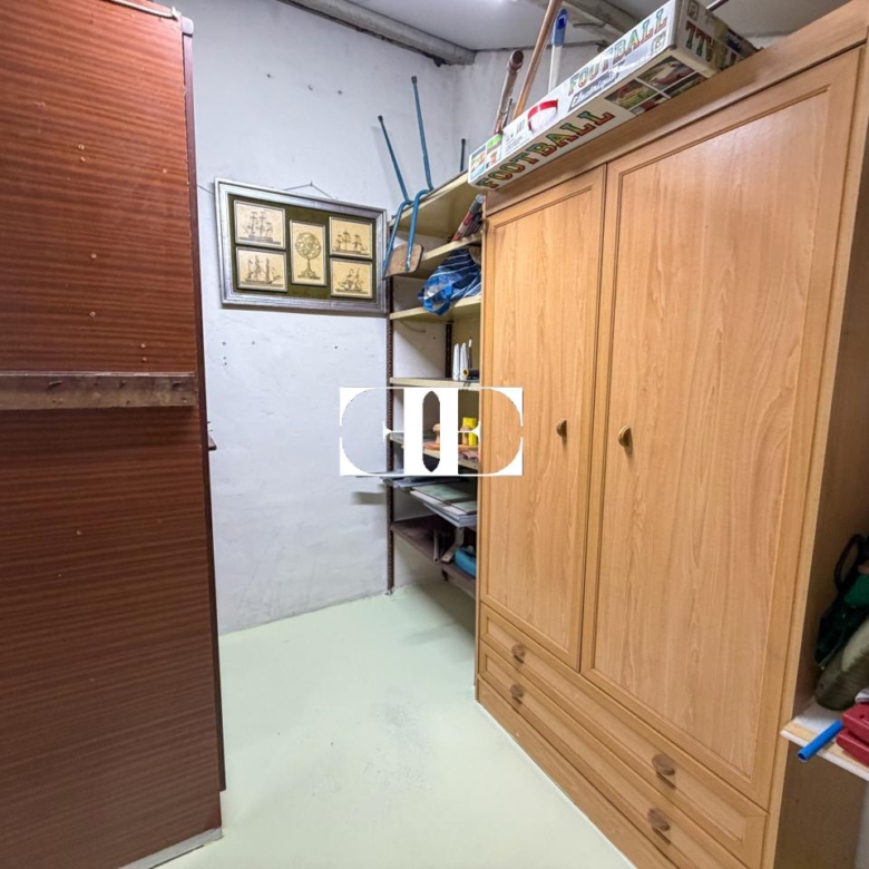 Piso en venta en Teis, Vigo, con 3 dormitorios, garaje y trastero