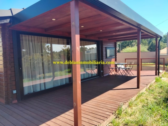 SE ALQUILA  CASA DE MADERA CON JARDÍN EN VALENÇA DO MINHO