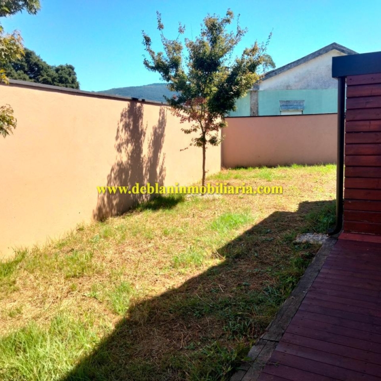 SE ALQUILA  CASA DE MADERA CON JARDÍN EN VALENÇA DO MINHO