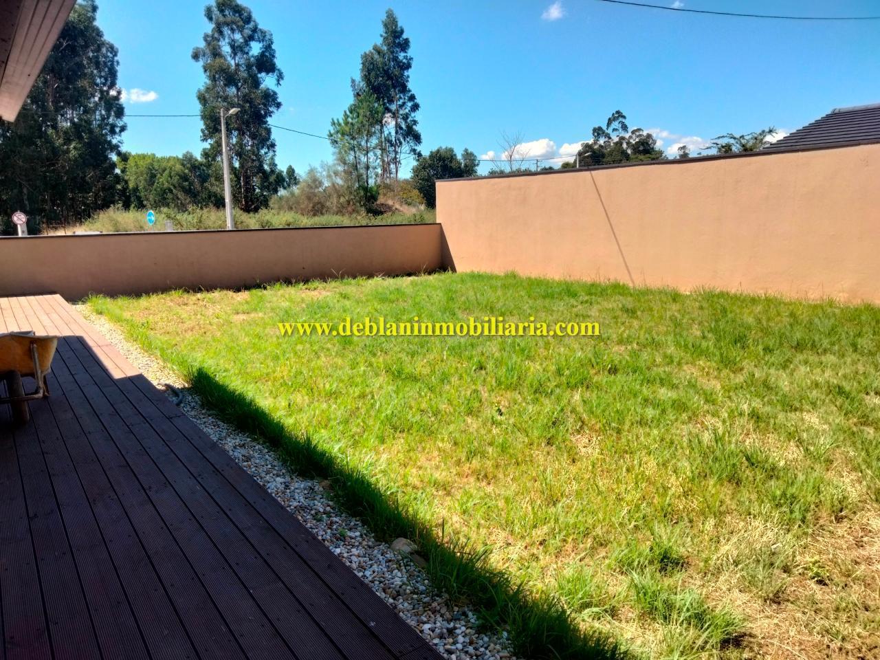 178896863554500045882_178896857289 SE ALQUILA CASA DE MADERA CON JARDÍN EN VALENÇA DO MINHO