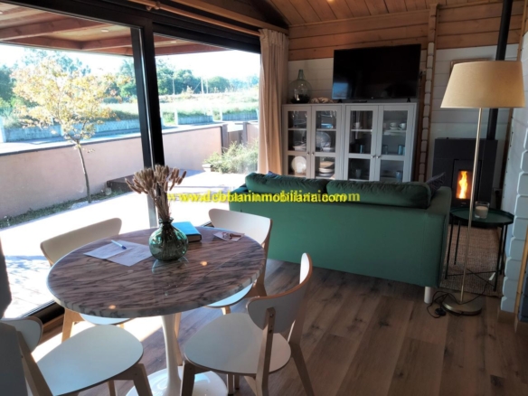 SE ALQUILA  CASA DE MADERA CON JARDÍN EN VALENÇA DO MINHO