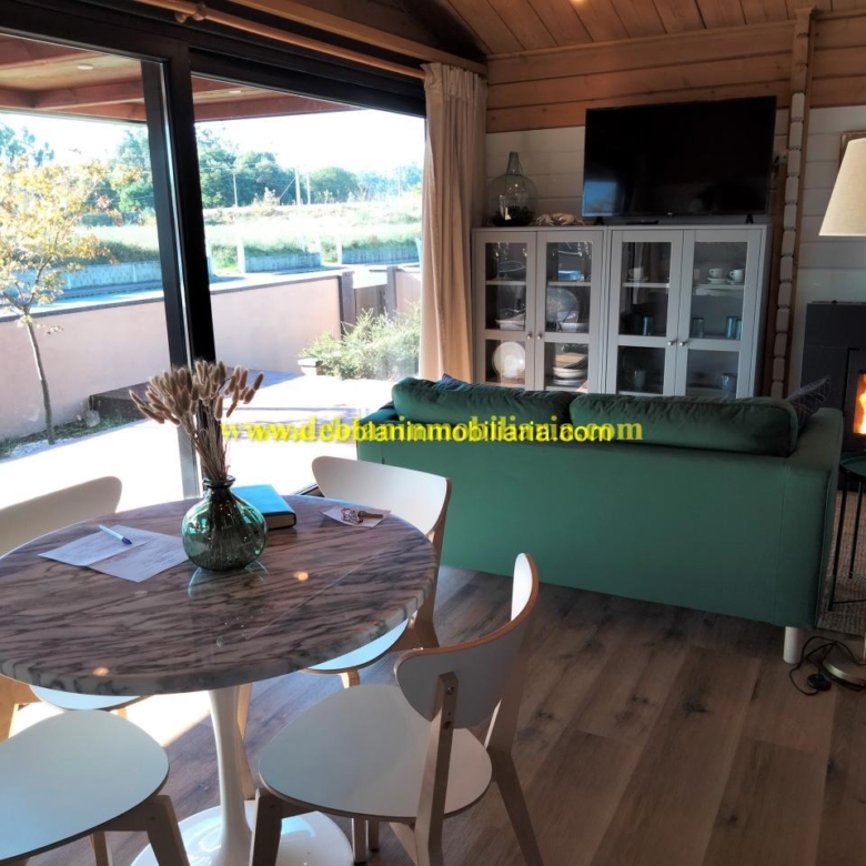 SE ALQUILA  CASA DE MADERA CON JARDÍN EN VALENÇA DO MINHO