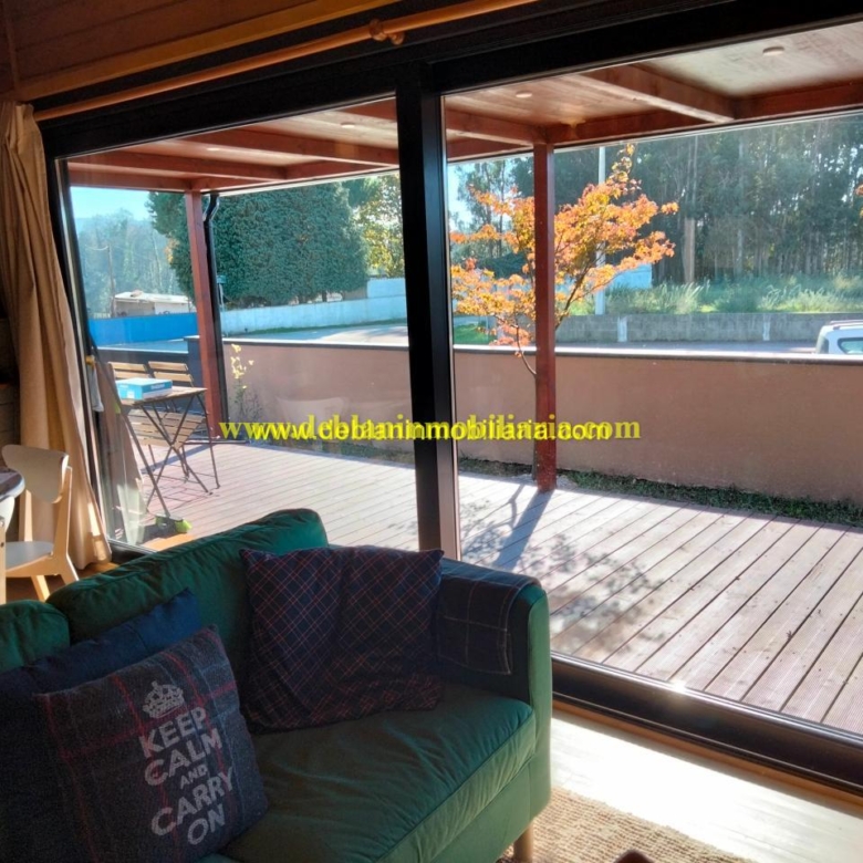 SE ALQUILA  CASA DE MADERA CON JARDÍN EN VALENÇA DO MINHO