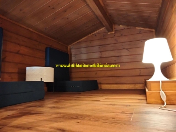 SE ALQUILA  CASA DE MADERA CON JARDÍN EN VALENÇA DO MINHO