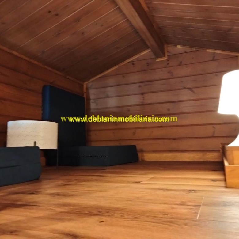 SE ALQUILA  CASA DE MADERA CON JARDÍN EN VALENÇA DO MINHO