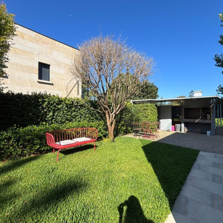 Casa con piscina en la playa. A diez minutos de Vigo