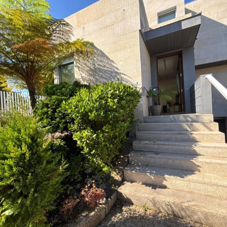 Casa con piscina en la playa. A diez minutos de Vigo