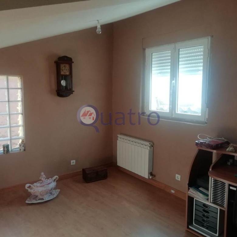 Gran casa con patio y garaje en el centro de San Martín del Camino