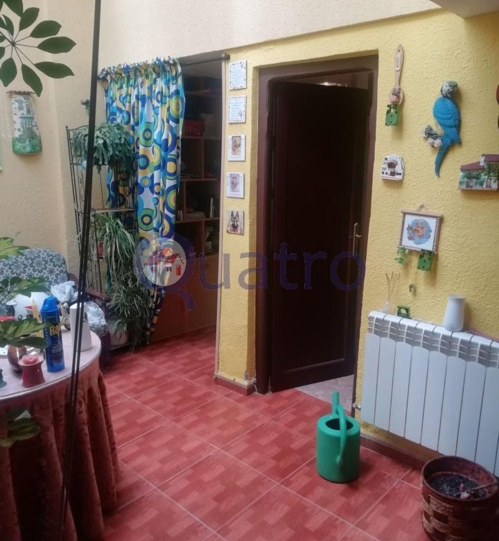Gran casa con patio y garaje en el centro de San Martín del Camino