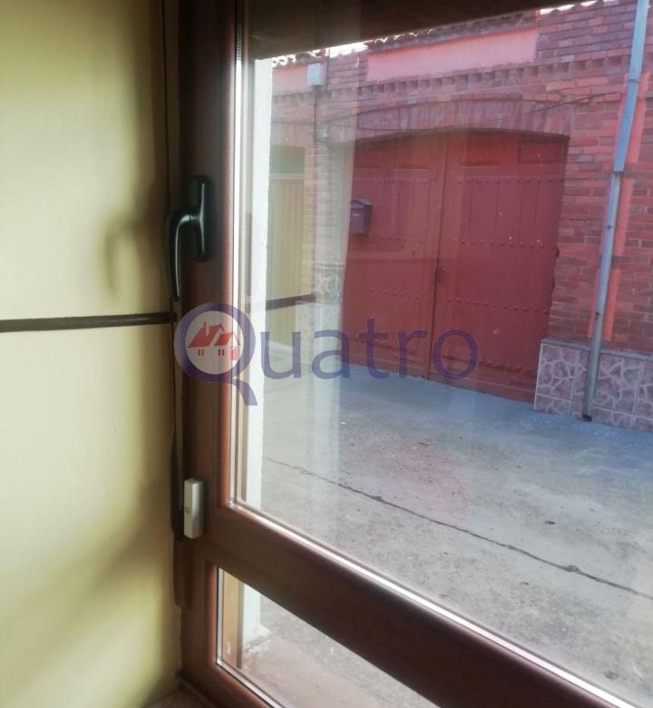Gran casa con patio y garaje en el centro de San Martín del Camino