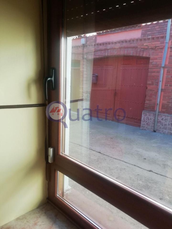 178905922539000045893_167722819673 Gran casa con patio y garaje en el centro de San Martín del Camino