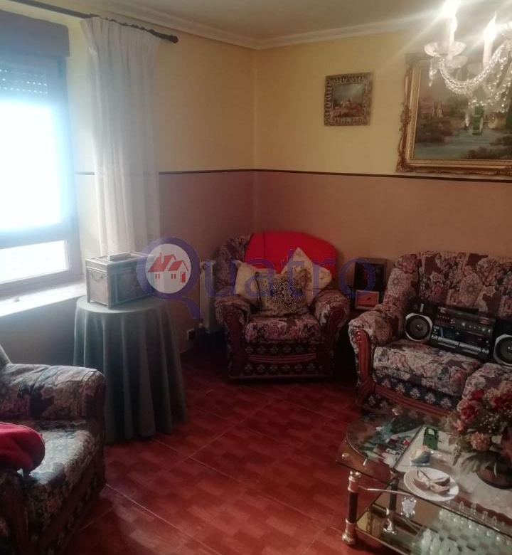 Gran casa con patio y garaje en el centro de San Martín del Camino