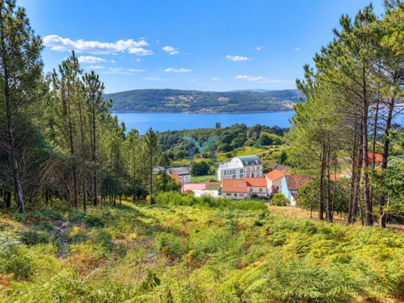 Finca con Vistas al Mar, de 1.533 m² con proyecto para vivienda unifamiliar con piscina en Ameixenda – Cee