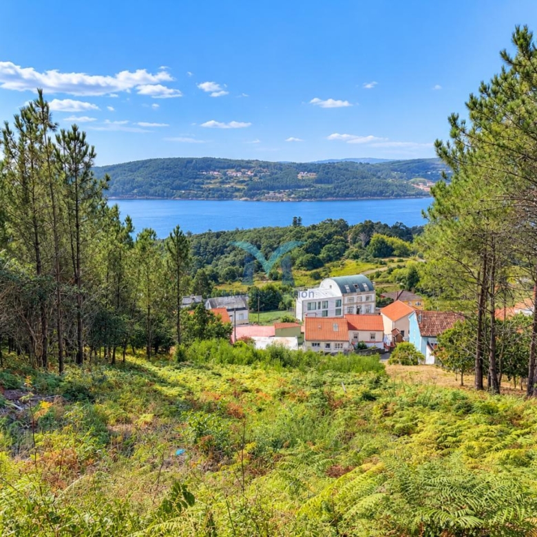 Finca con Vistas al Mar, de 1.533 m² con proyecto para vivienda unifamiliar con piscina en Ameixenda – Cee