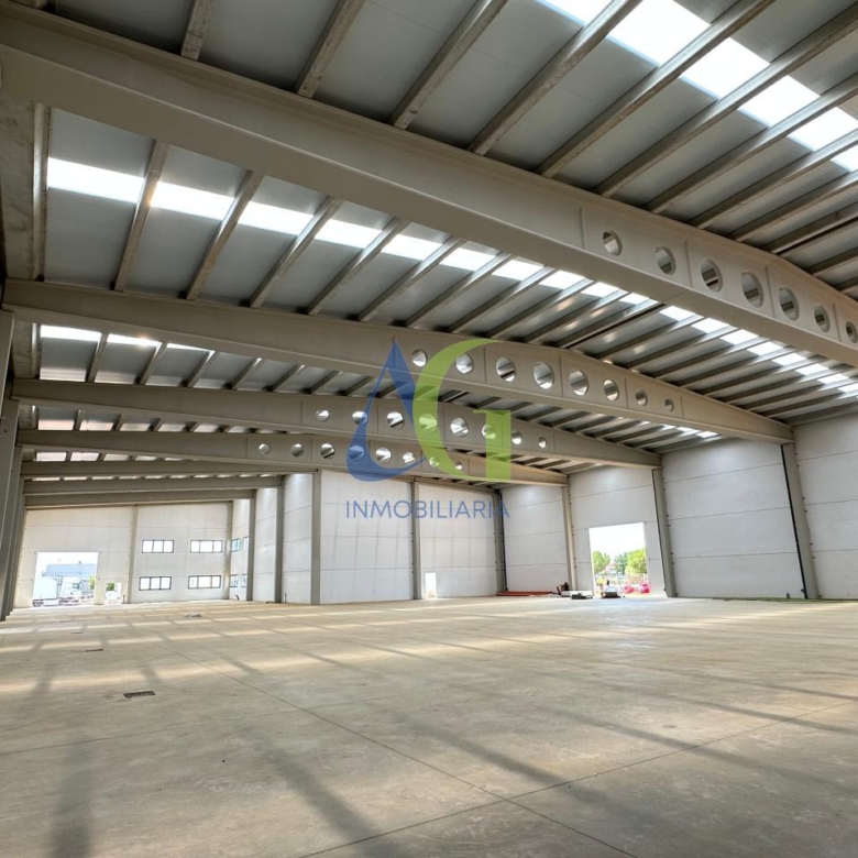 SE ALQUILA NAVE RECIEN CONSTRUIDA 4.497 M  VILLADANGOS DEL PARAMO EN LEÓN