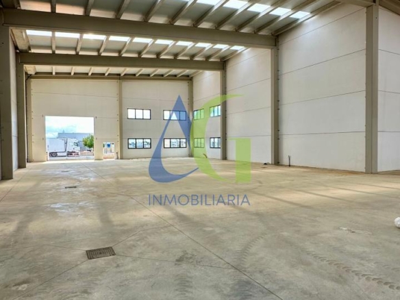 SE ALQUILA NAVE RECIEN CONSTRUIDA 4.497 M  VILLADANGOS DEL PARAMO EN LEÓN