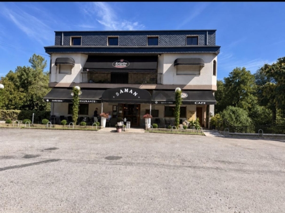 VENTA EDIFICIO (RESTAURANTE Y 2 VIVIENDAS)