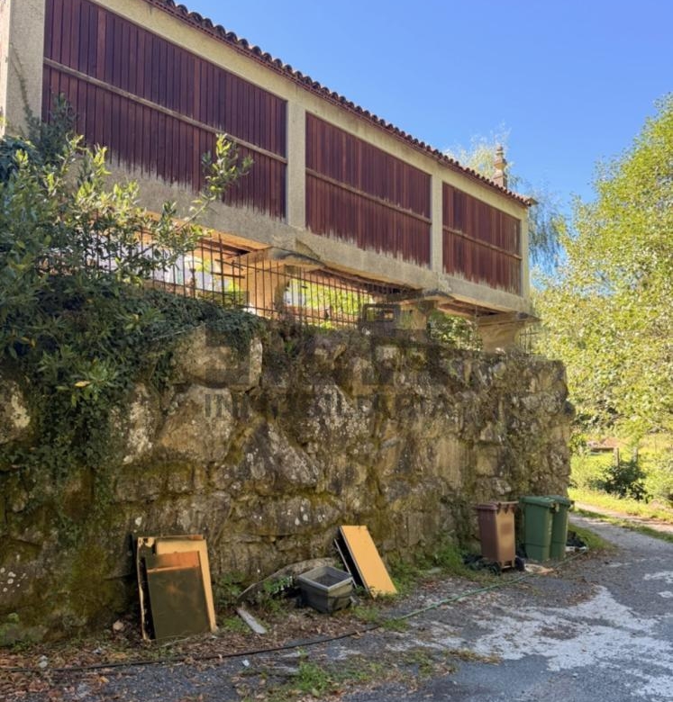 VENTA EDIFICIO (RESTAURANTE Y 2 VIVIENDAS)