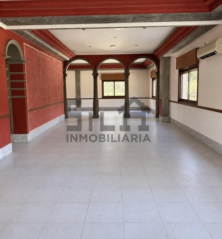 VENTA EDIFICIO (RESTAURANTE Y 2 VIVIENDAS)