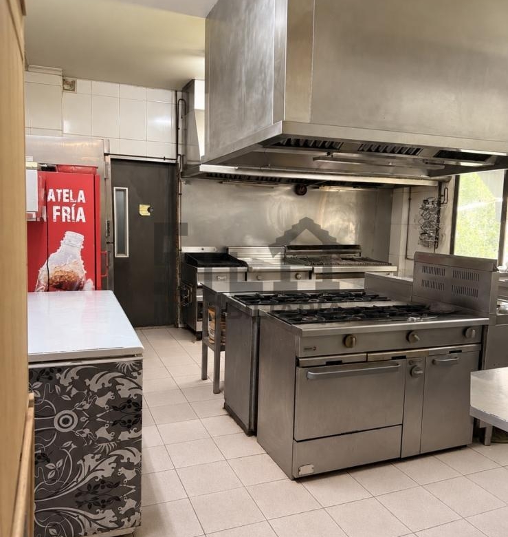 VENTA EDIFICIO (RESTAURANTE Y 2 VIVIENDAS)
