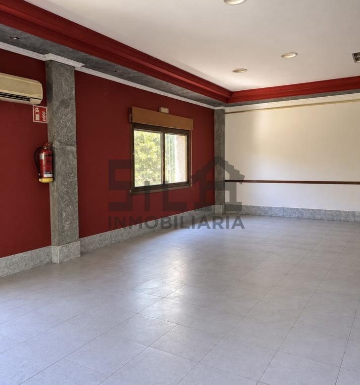 VENTA EDIFICIO (RESTAURANTE Y 2 VIVIENDAS)