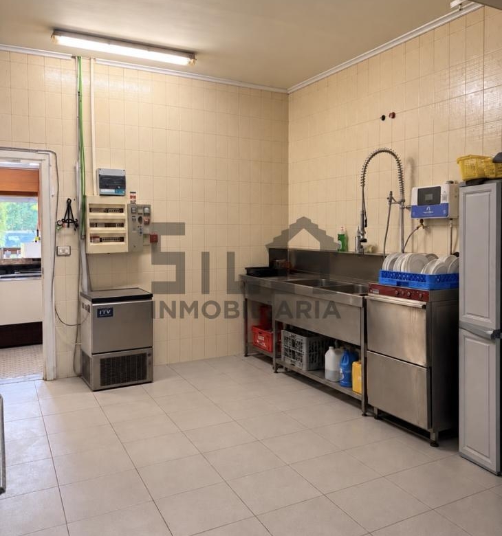 VENTA EDIFICIO (RESTAURANTE Y 2 VIVIENDAS)