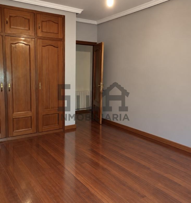 VENTA EDIFICIO (RESTAURANTE Y 2 VIVIENDAS)