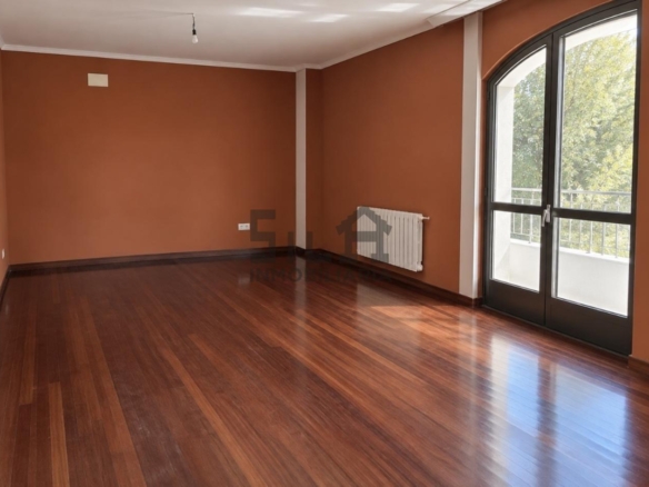VENTA EDIFICIO (RESTAURANTE Y 2 VIVIENDAS)