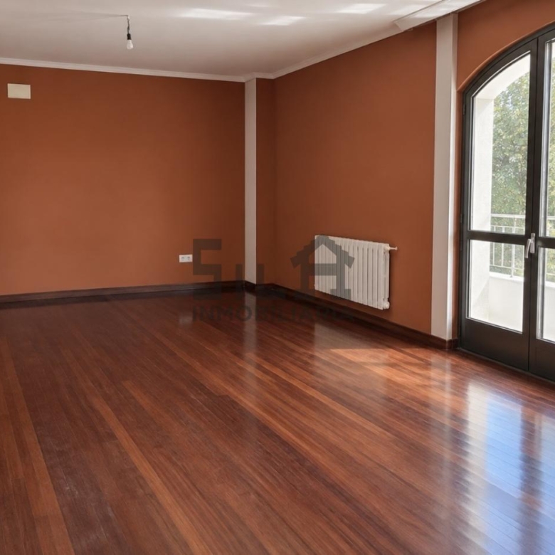 VENTA EDIFICIO (RESTAURANTE Y 2 VIVIENDAS)