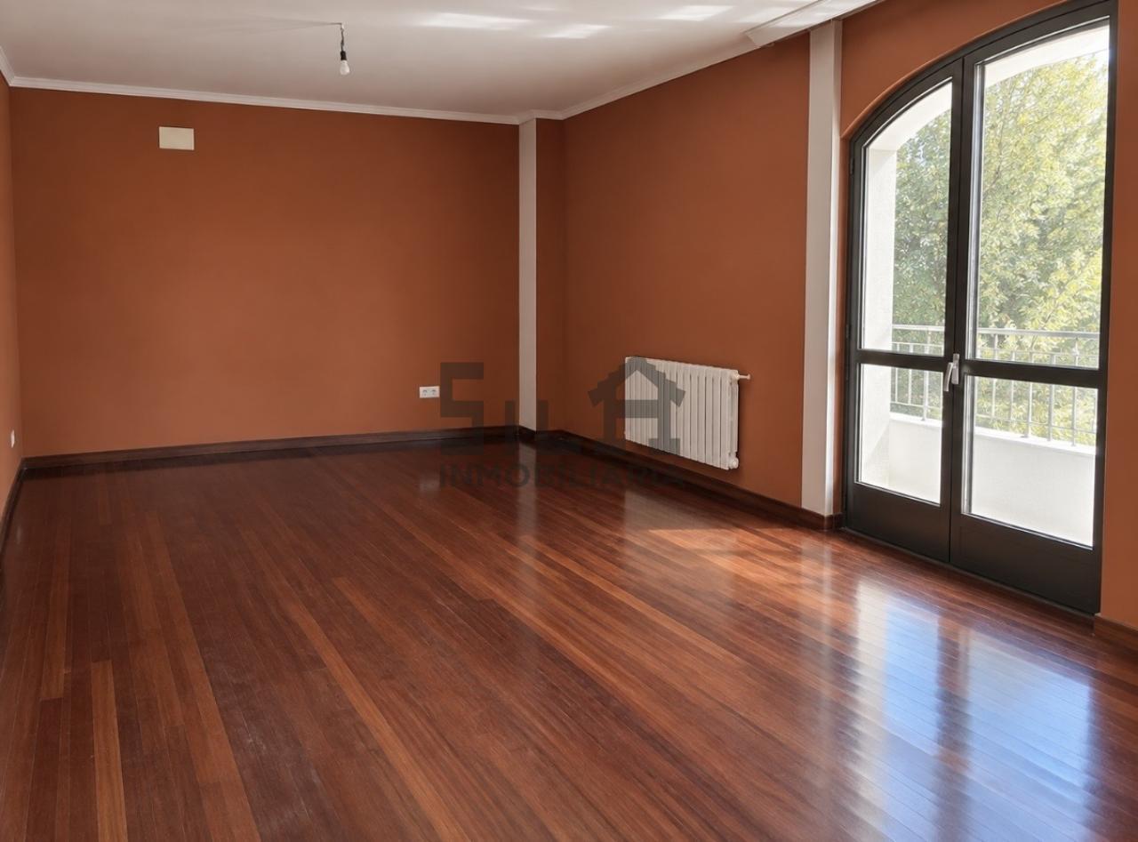 178949397930400045933_178949389205 VENTA EDIFICIO (RESTAURANTE Y 2 VIVIENDAS)