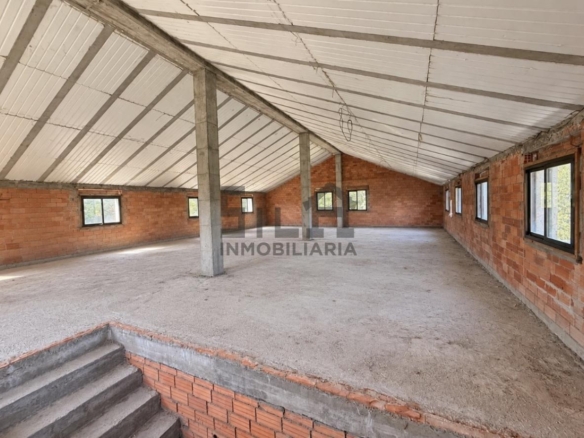 VENTA EDIFICIO (RESTAURANTE Y 2 VIVIENDAS)