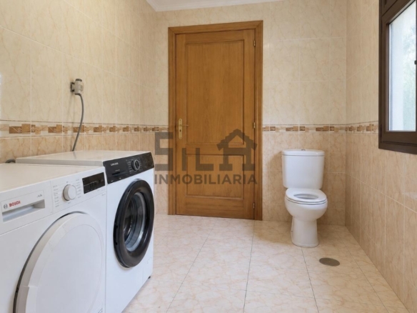 VENTA EDIFICIO (RESTAURANTE Y 2 VIVIENDAS)