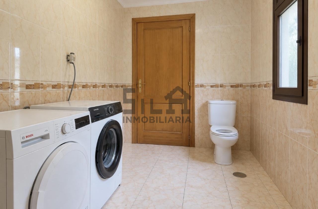 178949398586300045933_178949389302 VENTA EDIFICIO (RESTAURANTE Y 2 VIVIENDAS)