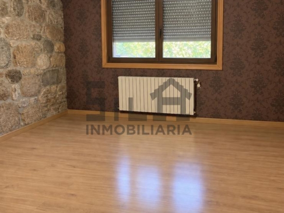 VENTA EDIFICIO (RESTAURANTE Y 2 VIVIENDAS)