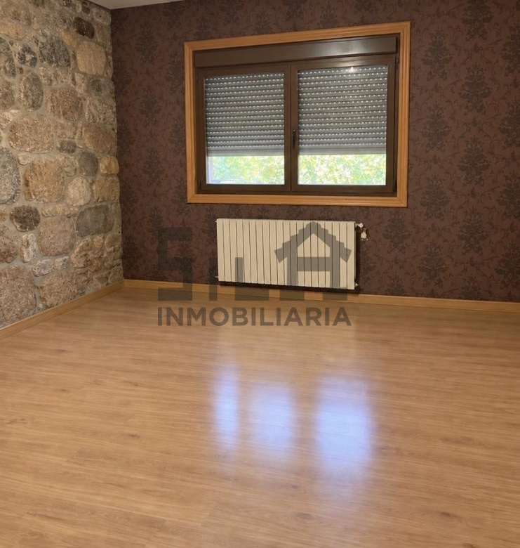 VENTA EDIFICIO (RESTAURANTE Y 2 VIVIENDAS)