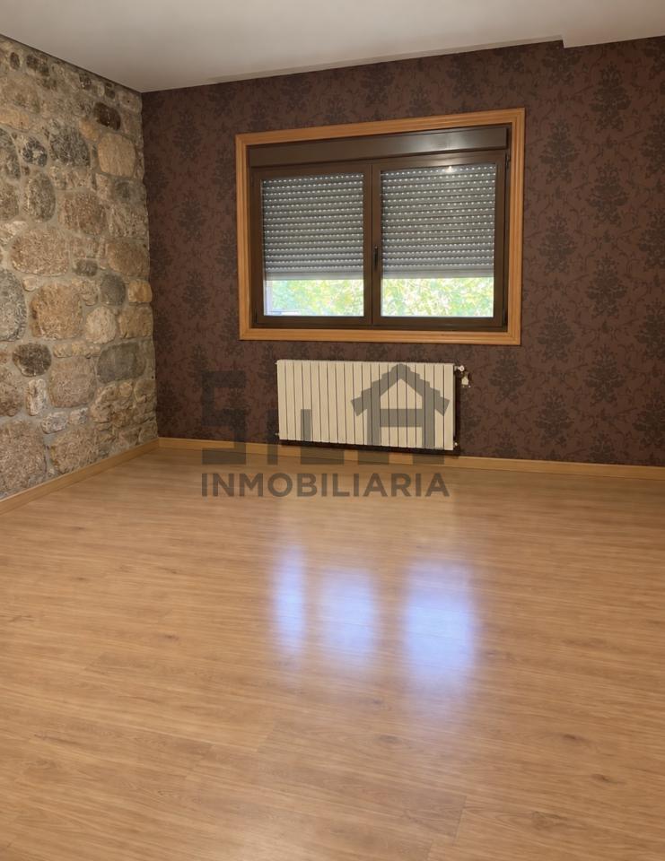 178949398611200045933_178949389334 VENTA EDIFICIO (RESTAURANTE Y 2 VIVIENDAS)