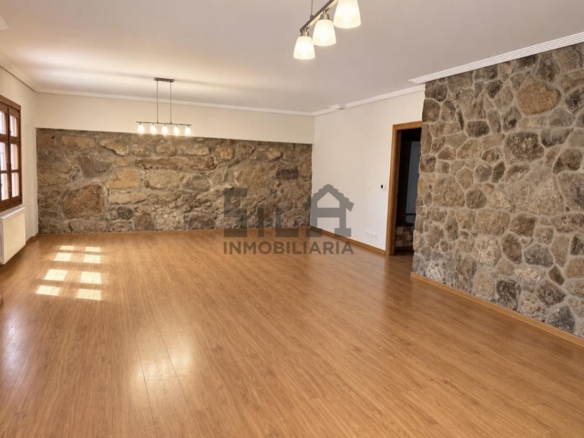 VENTA EDIFICIO (RESTAURANTE Y 2 VIVIENDAS)