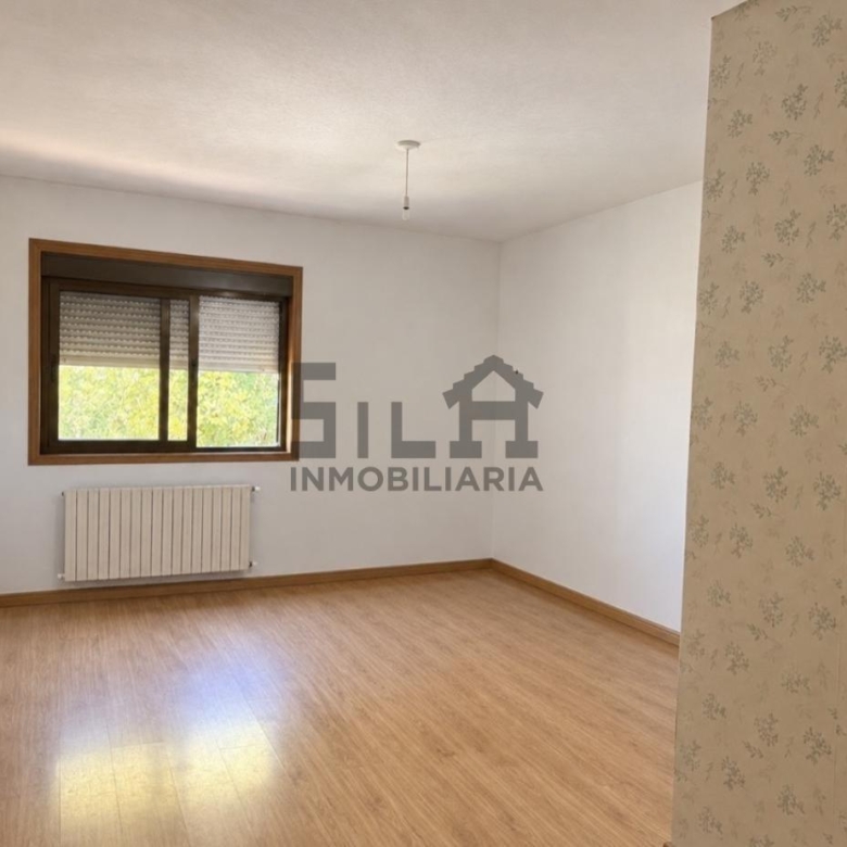 VENTA EDIFICIO (RESTAURANTE Y 2 VIVIENDAS)