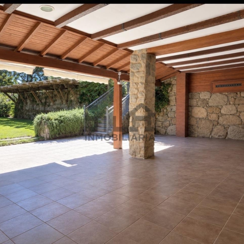 VENTA EDIFICIO (RESTAURANTE Y 2 VIVIENDAS)