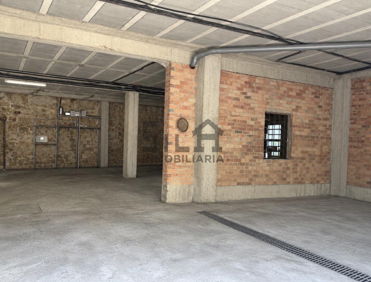 178949398922500045933_178949389419 VENTA EDIFICIO (RESTAURANTE Y 2 VIVIENDAS)