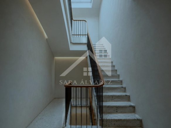 PROMOCIÓN DE DOS VIVIENDAS EXCLUSIVAS EN UN EDIFICIO HISTÓRICO REHABILITADO EN LA RÚA REAL DE PONTEVEDRA