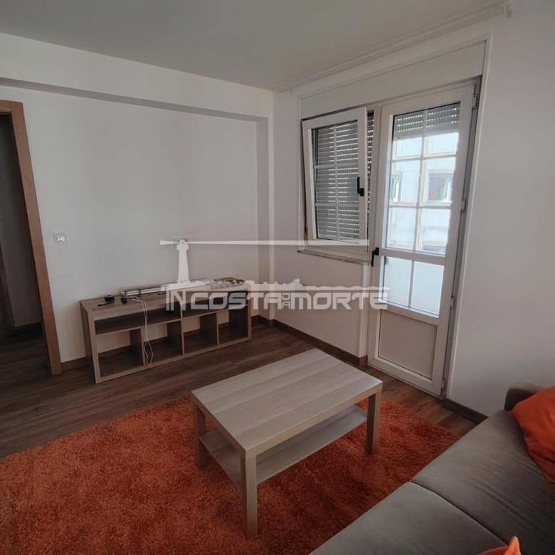 Piso reformado a estrenar en Cee – 3 dormitorios