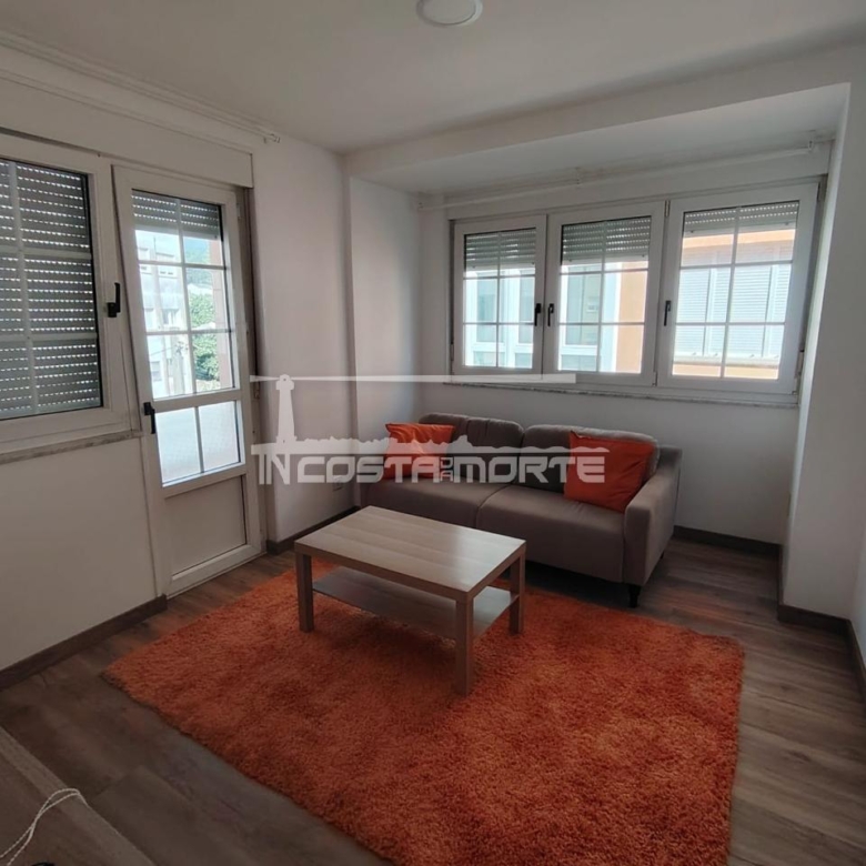 Piso reformado a estrenar en Cee – 3 dormitorios
