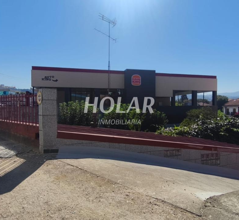 Almacen con parking