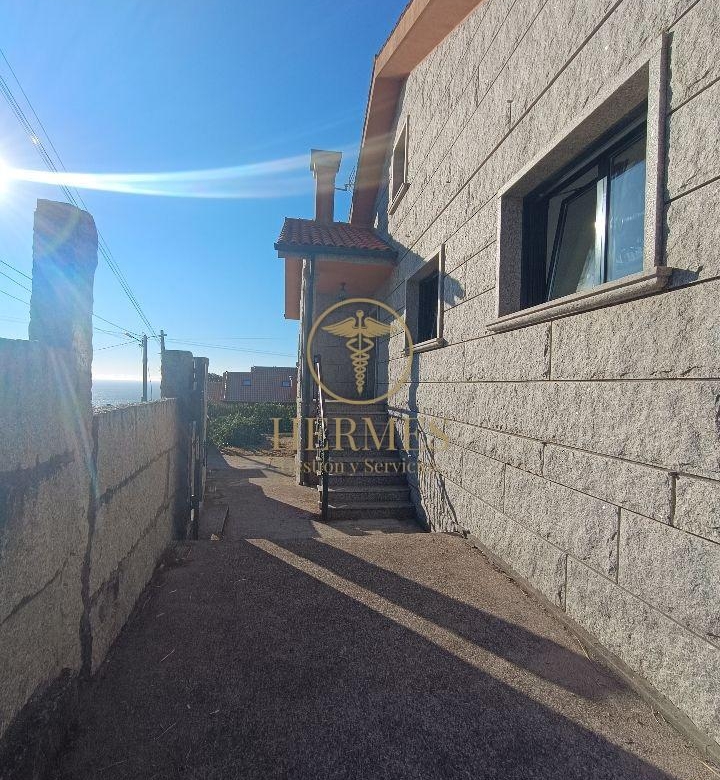 Casa de piedra en Villadesuso,Santa Maria de Oia