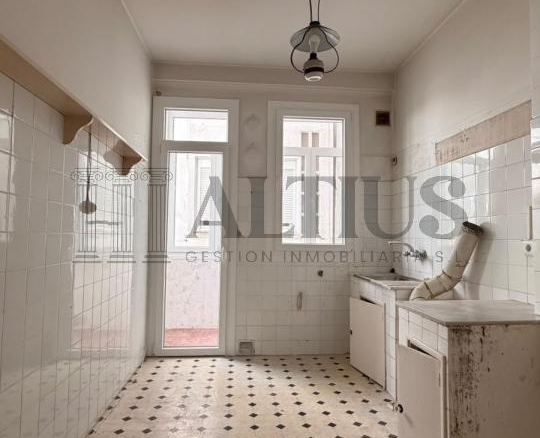 Amplio piso de 180 m² ideal para oficinas en Rúa Doutor Teixeiro – Santiago de Compostela
