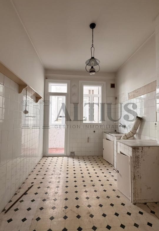 Amplio piso de 180 m² ideal para oficinas en Rúa Doutor Teixeiro – Santiago de Compostela