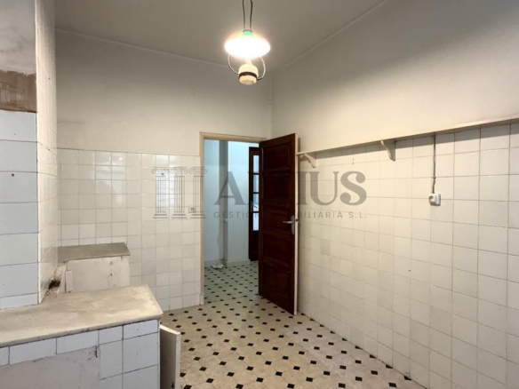 Amplio piso de 180 m² ideal para oficinas en Rúa Doutor Teixeiro – Santiago de Compostela