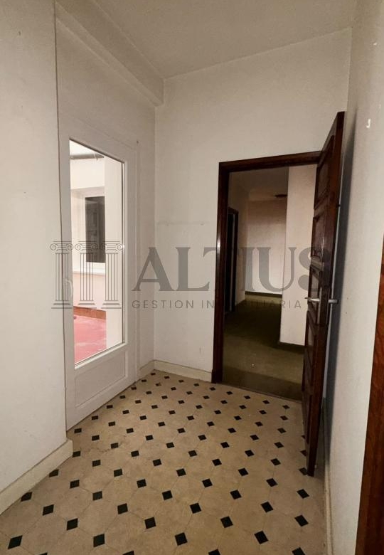 Amplio piso de 180 m² ideal para oficinas en Rúa Doutor Teixeiro – Santiago de Compostela